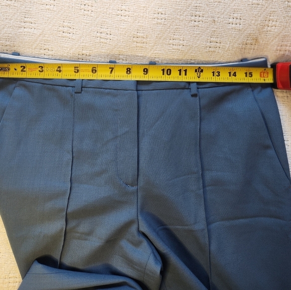 Theory Wool Capris Size 6 - Picture 3 of 7